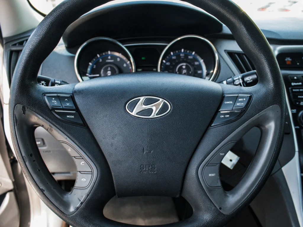 Used 2013 Harbor Gray Metallic Hyundai GLS image 12