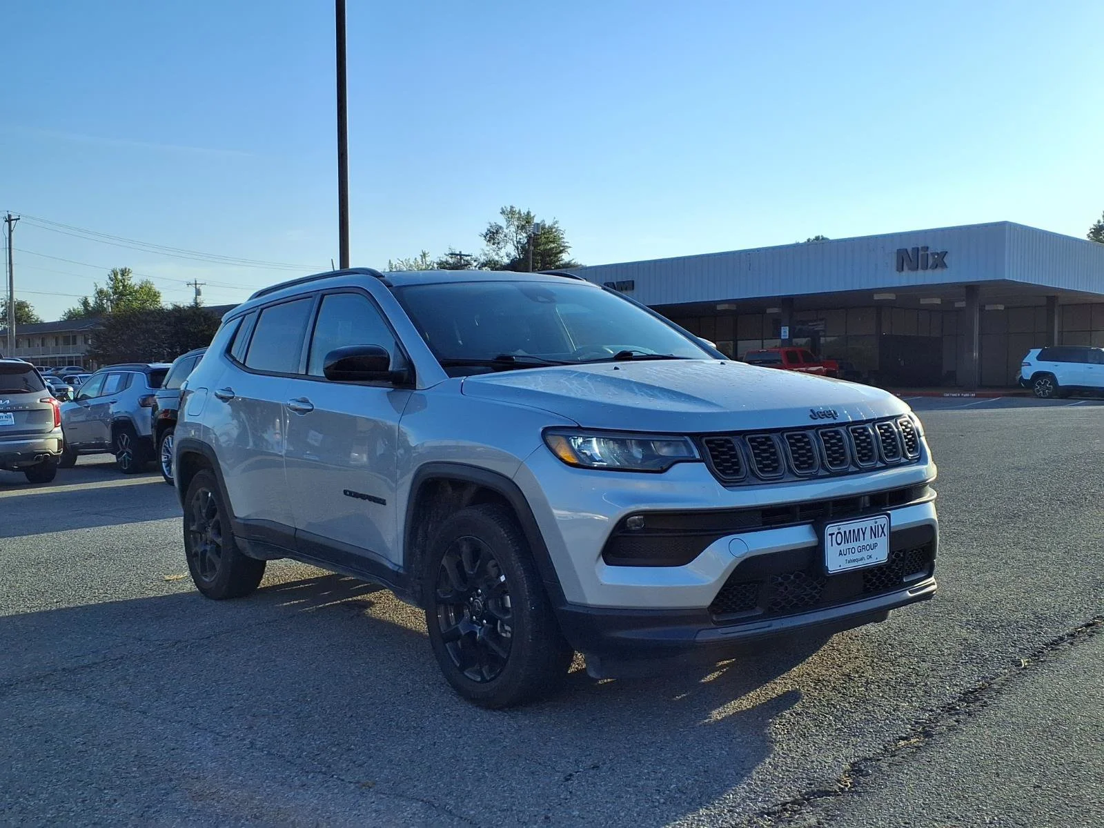 Used 2026 Silver Zynith Metallic Clearcoat Jeep Latitude image 19