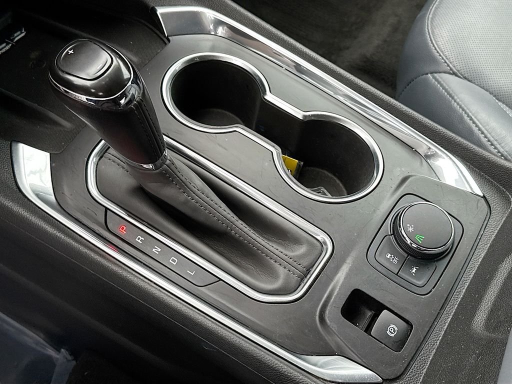 Used 2020 Summit White Chevrolet Premier image 17