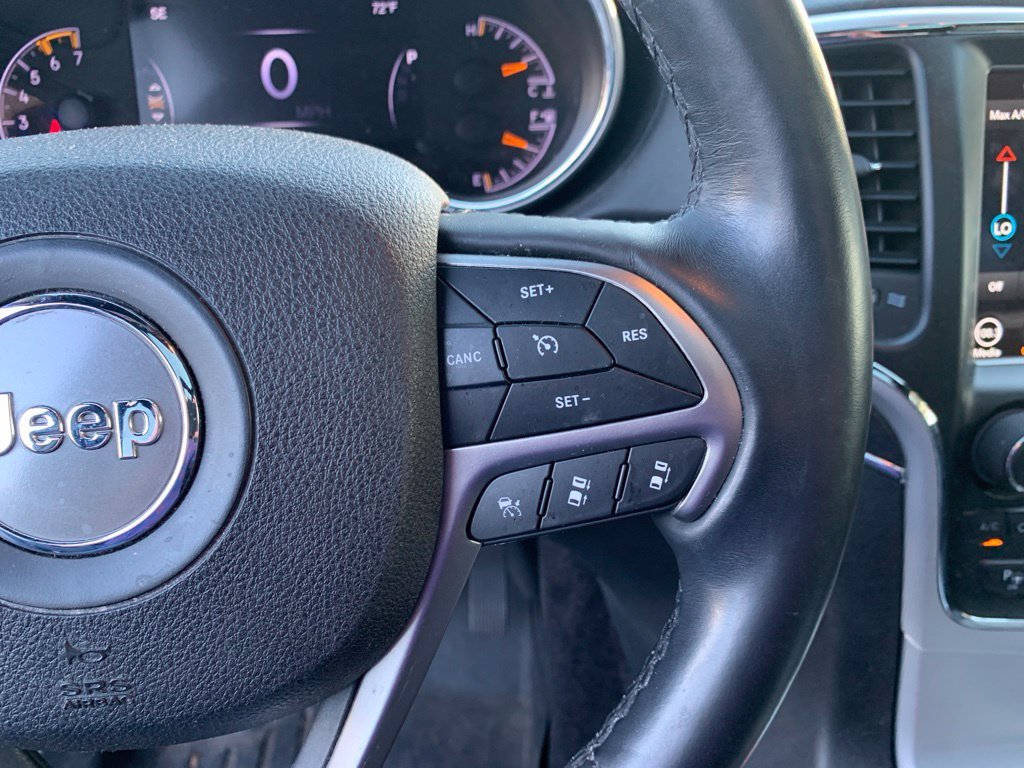 Used 2018 Bright White Clearcoat Jeep Limited image 17