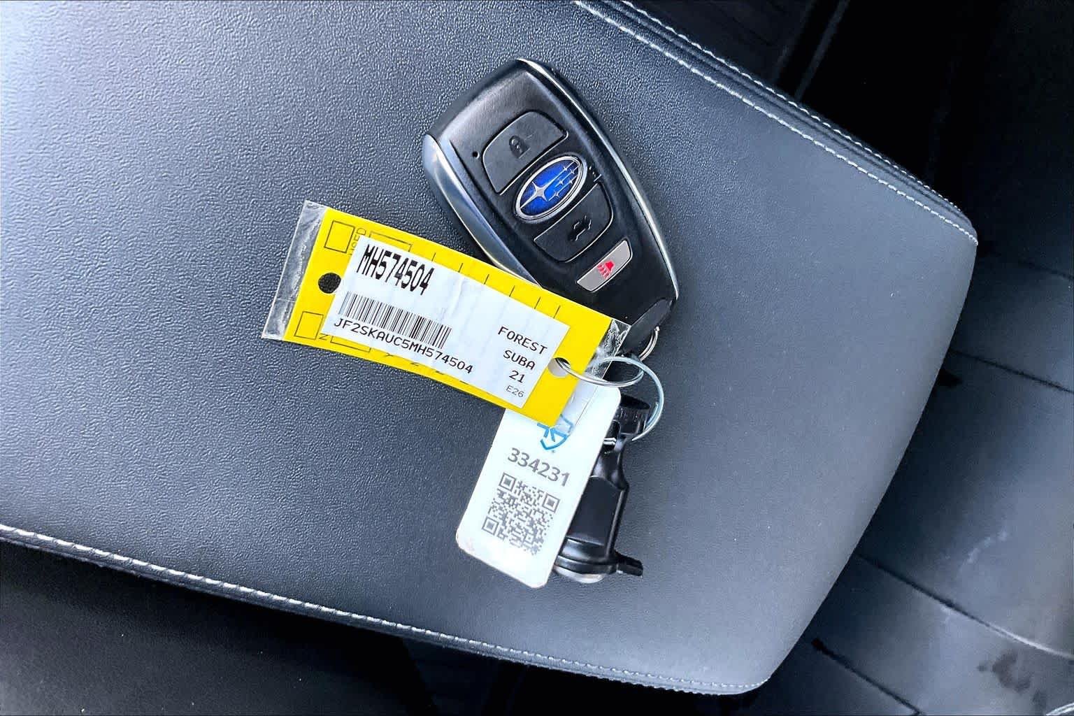 Used 2021 Crystal White Pearl Subaru Limited image 15