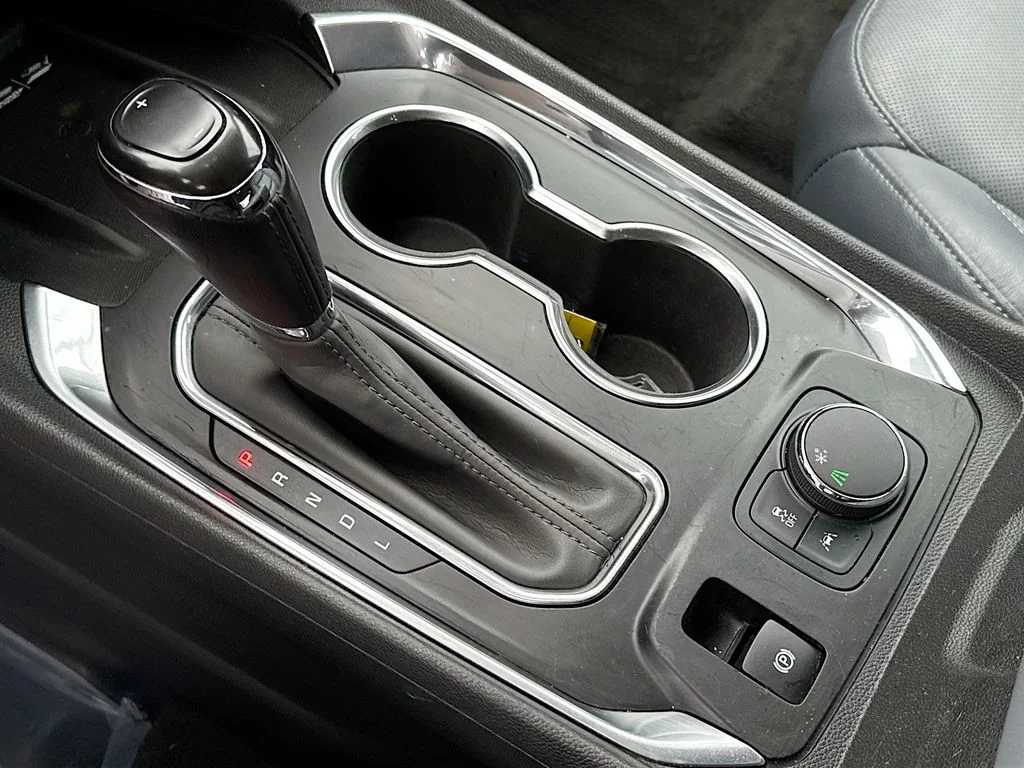 Used 2020 Summit White Chevrolet Premier image 17