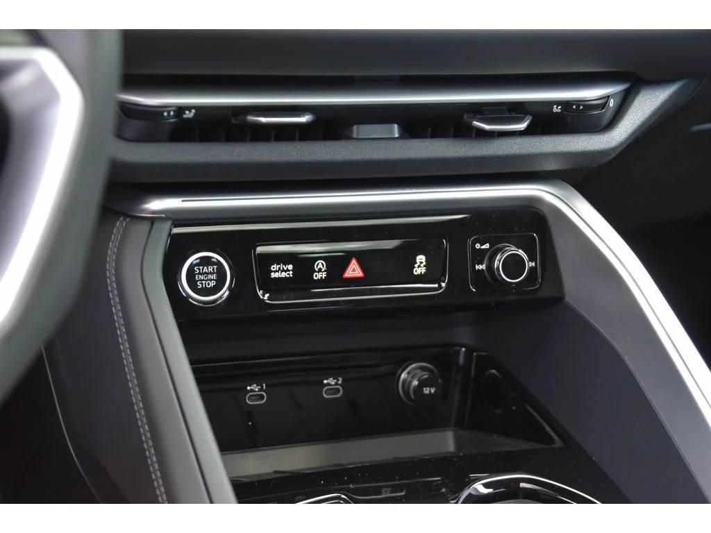 Used 2025 Glacier White Metallic Audi Premium image 37