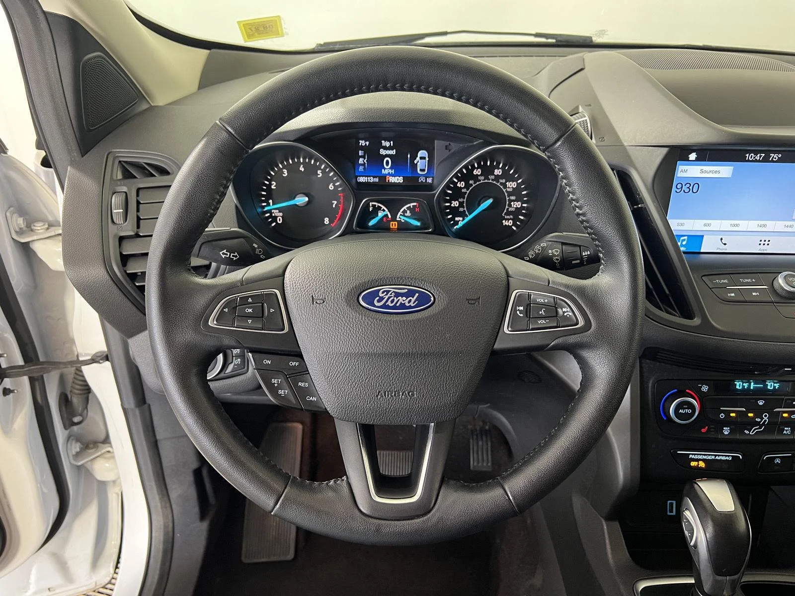 Used 2019 Oxford White Ford SEL image 9