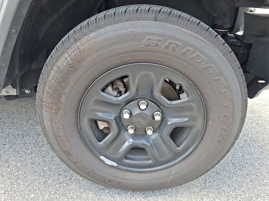 Used 2021 Gray Jeep Unlimited Sport image 8
