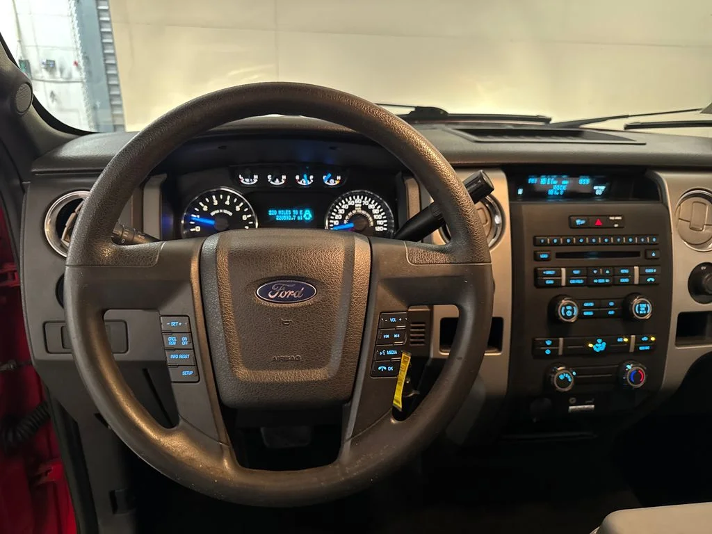Used 2013 Red Ford XLT image 7