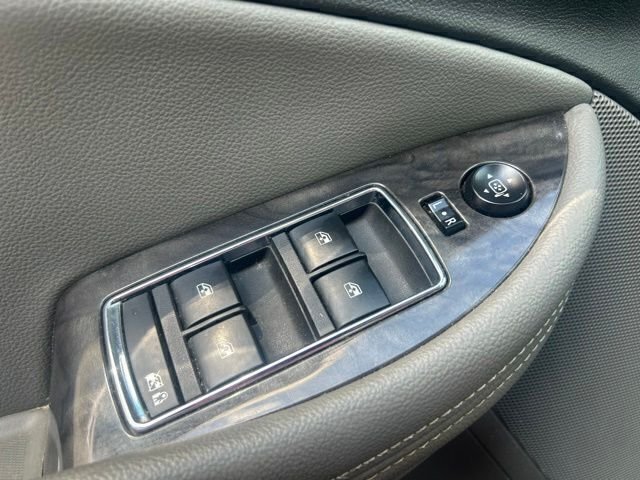 Used 2014 Black Chevrolet LT image 14