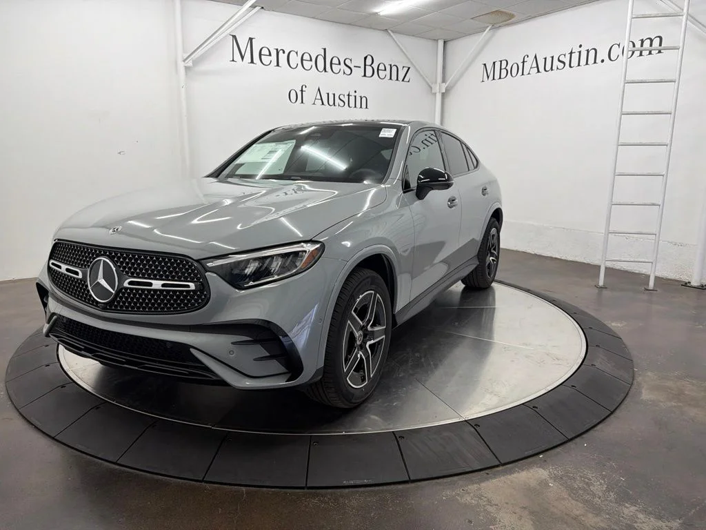 New 2027 White Mercedes-Benz GLC 300 image 3