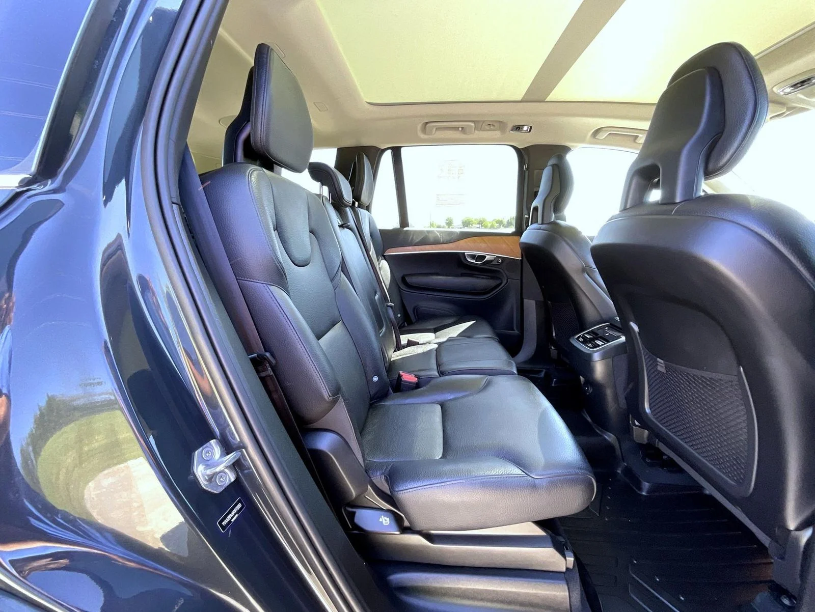 Used 2021 Gray Volvo T6 Momentum image 19