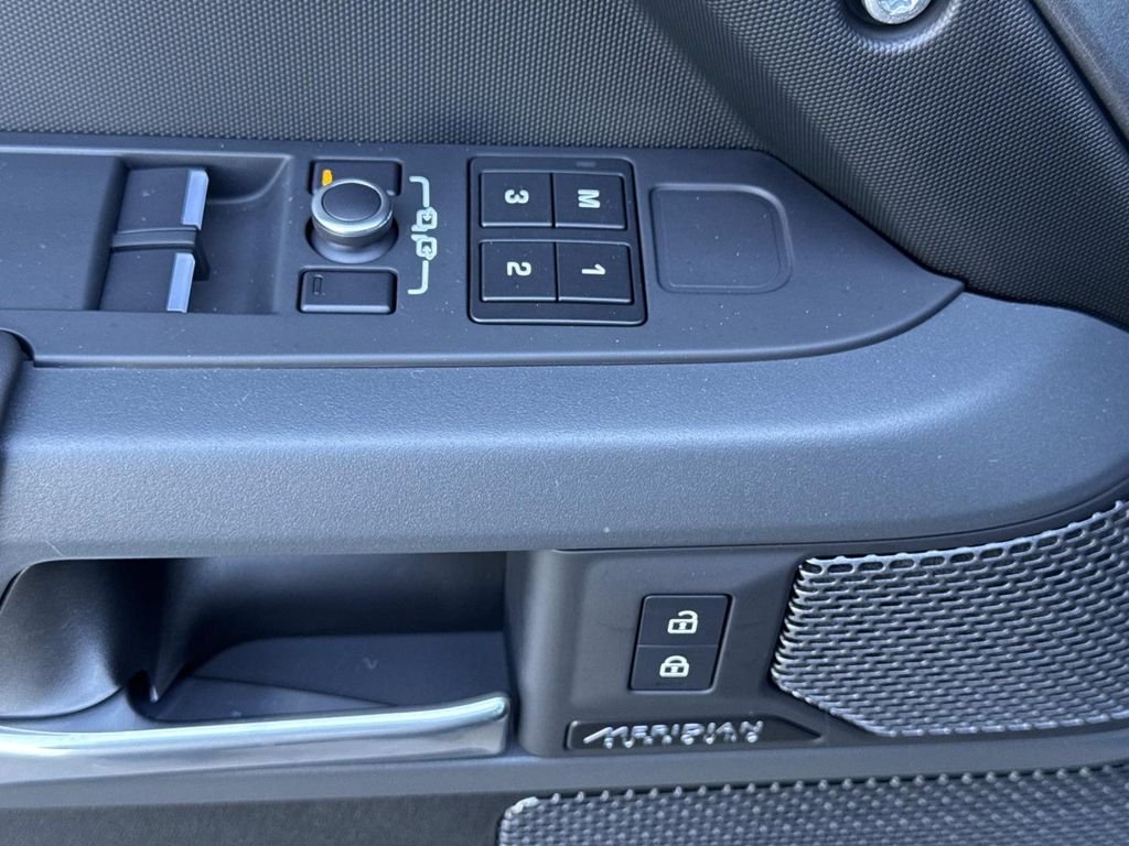 2023 Land Rover Defender X - Photo 29