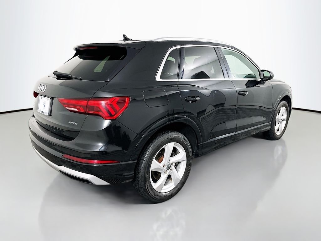 Used 2019 Mythos Black Metallic Audi 2.0T Premium image 5