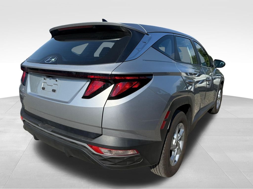 Used 2024 Silver Hyundai SE image 3