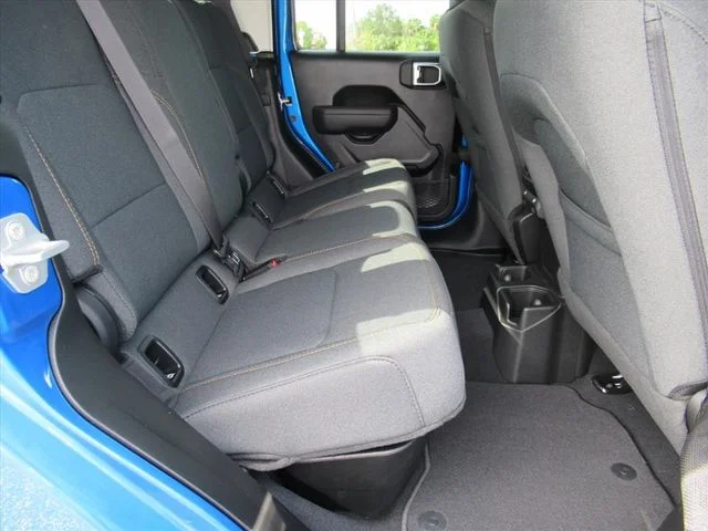 New 2026 Hydro Blue Pearl-Coat Exterior Paint Jeep Sport S image 28
