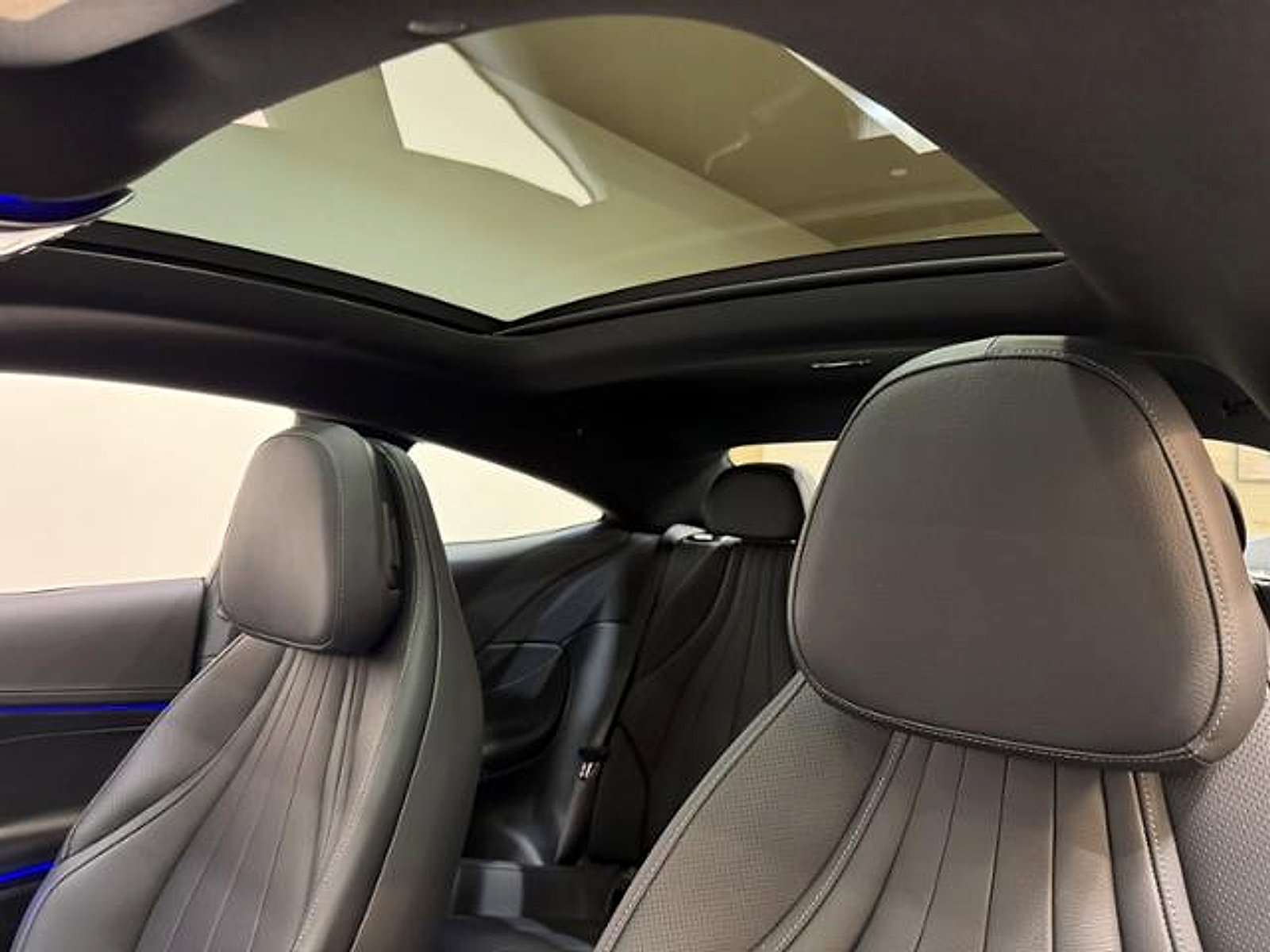 Certified Used 2025 Graphite Grey Metallic Mercedes-Benz 4MATIC® image 9
