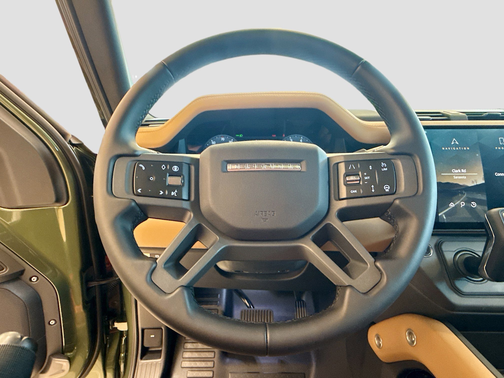 New 2026 Woolstone Green Land Rover X-Dynamic SE image 39