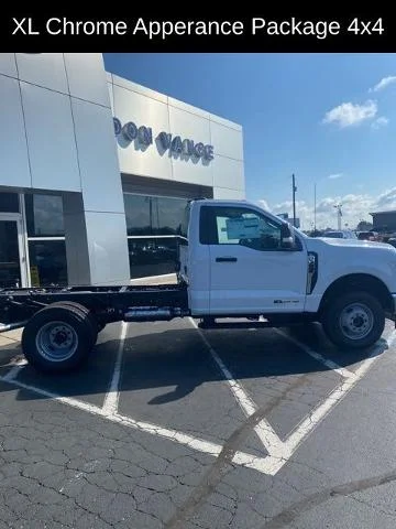 2026 Ford F-350 Super Duty Chassis Cab XL - Photo 9