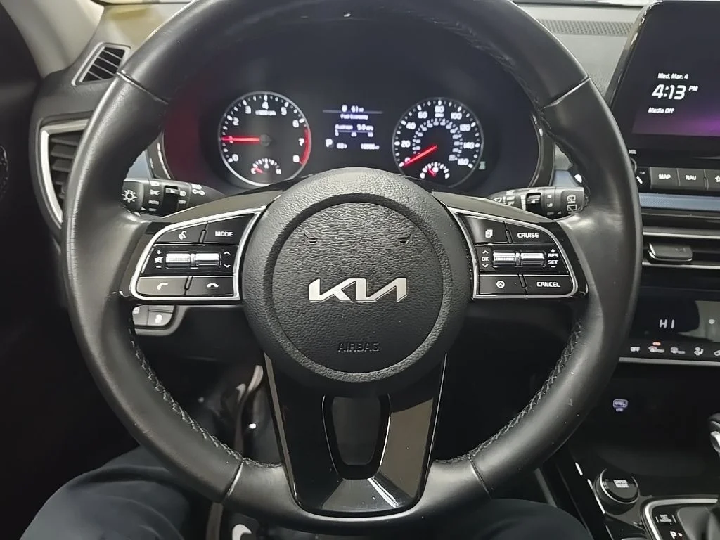 Used 2023 Cherry Black Kia S image 19