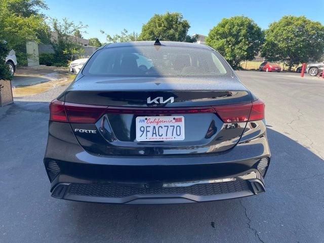 Used 2023 Black Kia LXS image 4