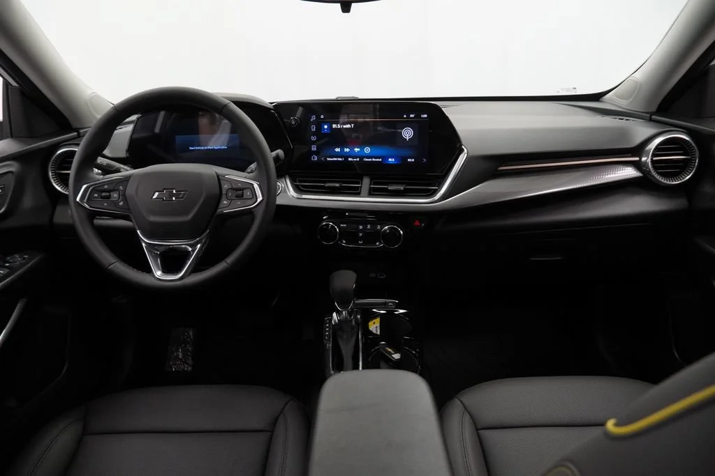 New 2026 Summit White Chevrolet ACTIV image 7