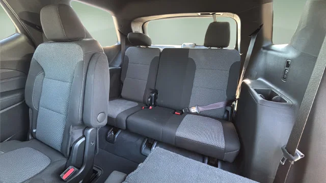 Used 2023 SUMMIT WHITE Chevrolet LT Cloth image 33
