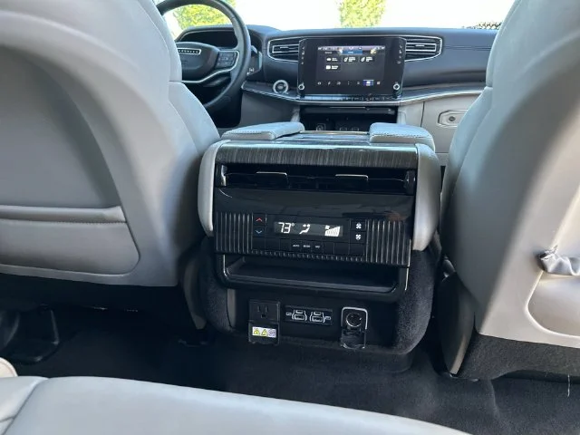 Used 2022 White Jeep Series II image 23