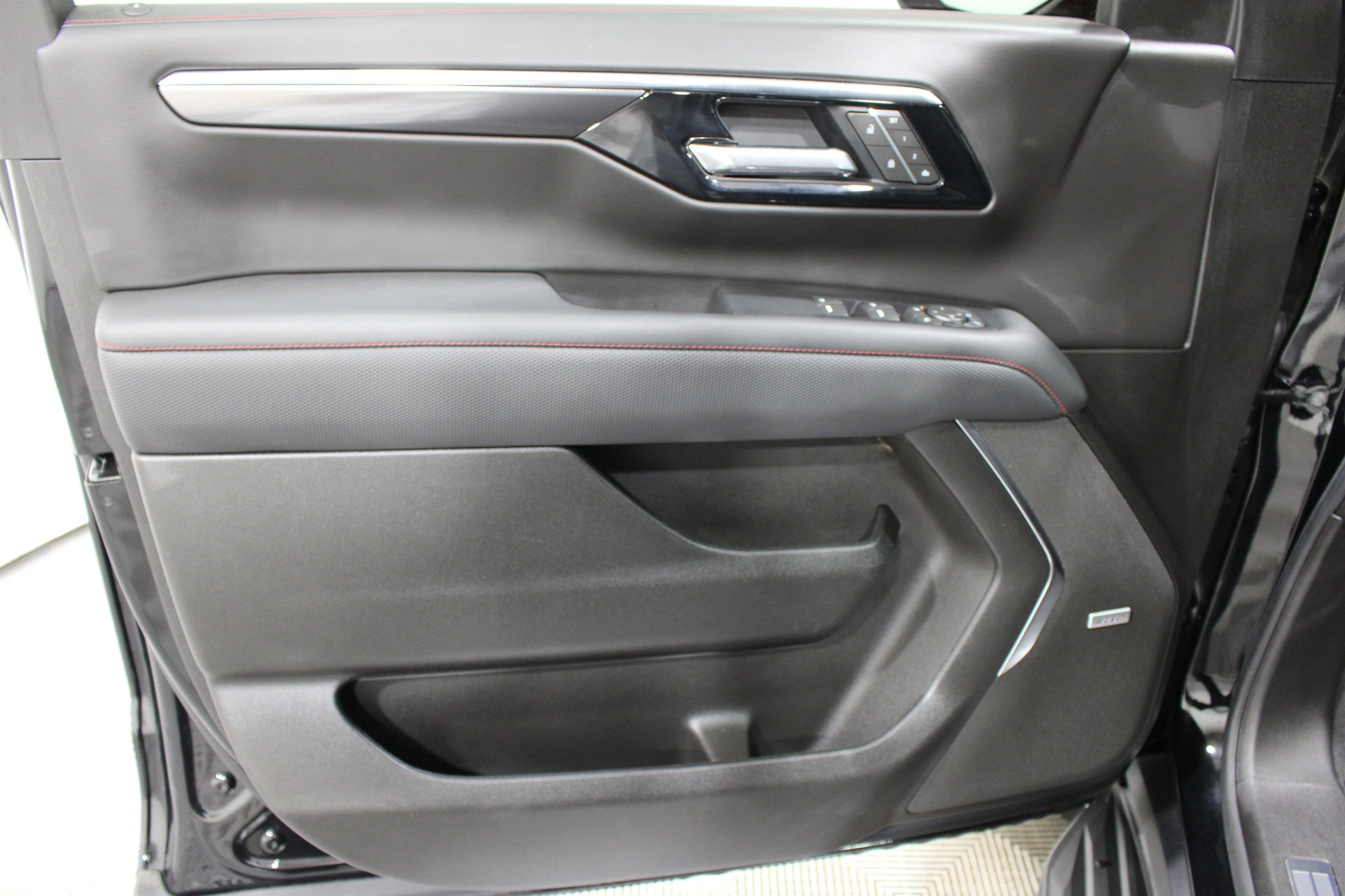 2025 Chevrolet Tahoe RST - Photo 6