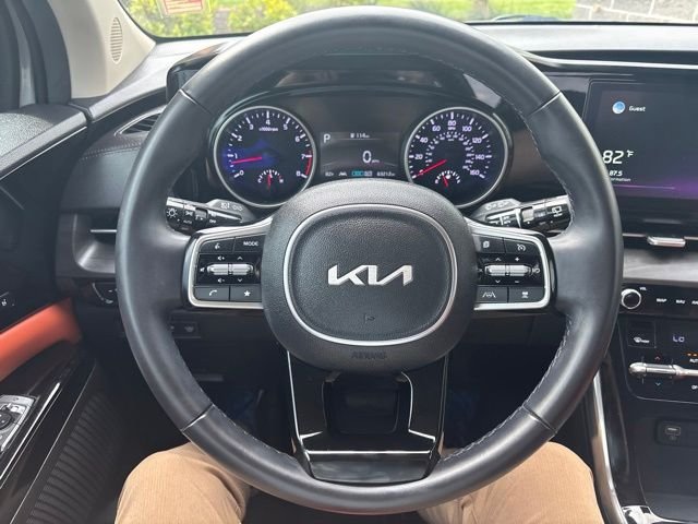 Used 2022 White Kia SX image 17