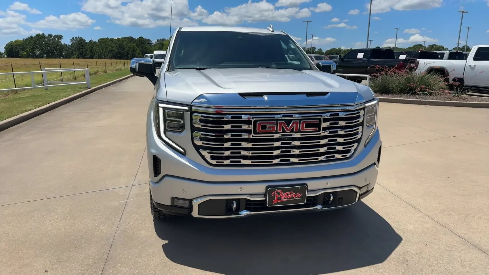 Used 2022 Quicksilver Metallic GMC Denali image 4