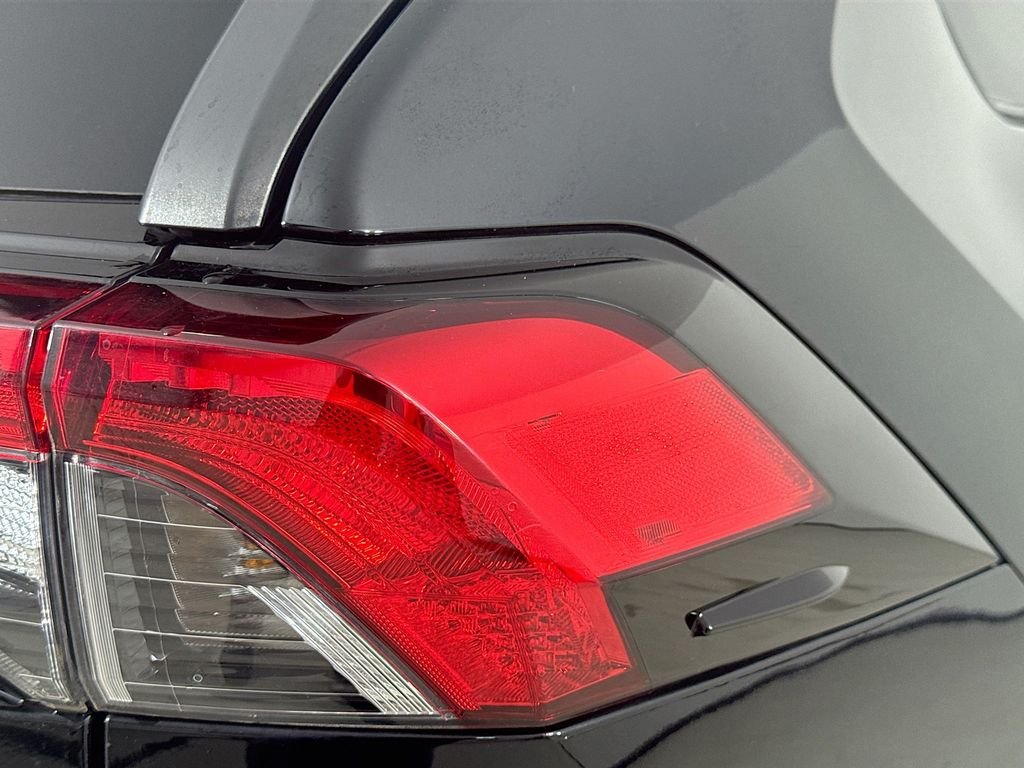 Used 2022 Midnight Black Metallic Toyota XLE Premium image 33