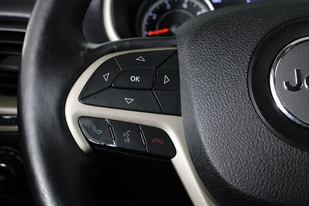 Used 2015 Red Jeep Limited image 25