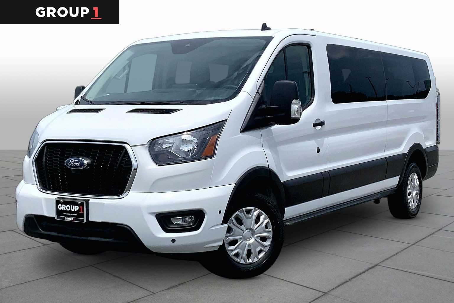 2025 Ford Transit Passenger Wagon XLT