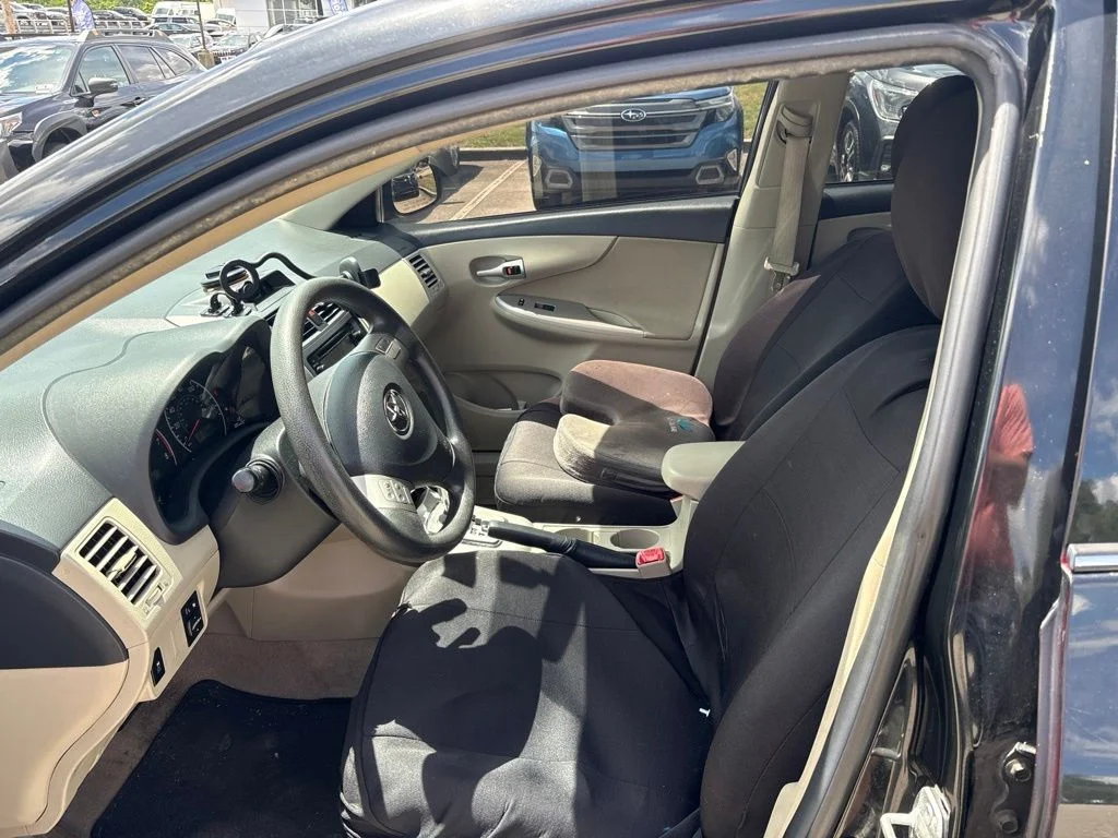 Used 2013 Black Toyota LE image 13