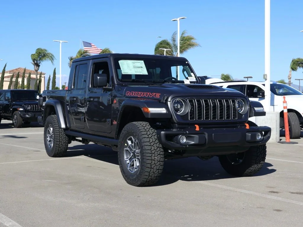 New 2026 Granite Crystal Metallic Clear-Coat Exterior Paint Jeep Mojave X image 1