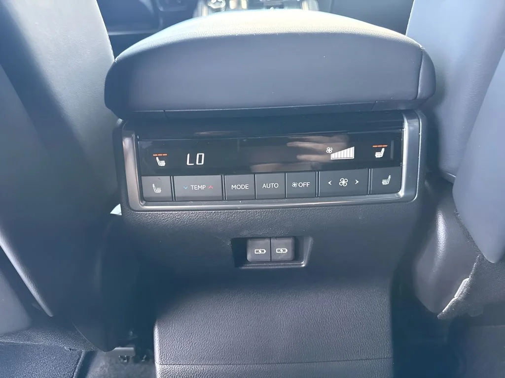 Used 2024  Lexus 550 Luxury+ image 14