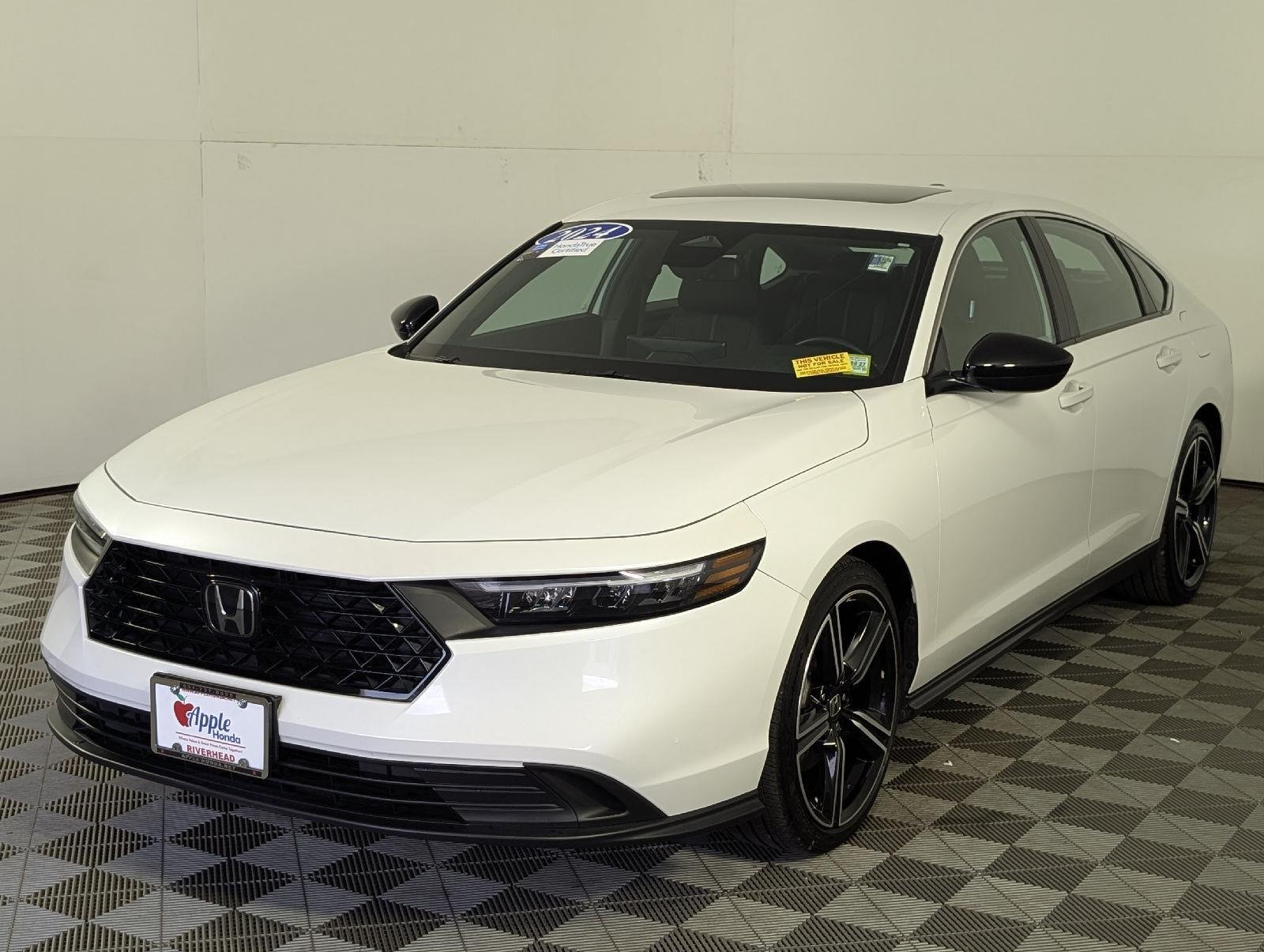 Used 2024 Platinum White Pearl Honda Sport image 3