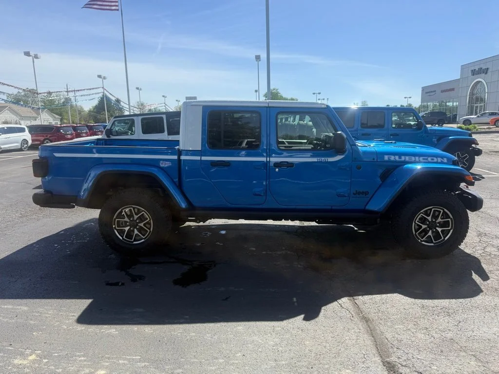 New 2026 Hydro Blue Pearl-Coat Exterior Paint Jeep Rubicon image 2