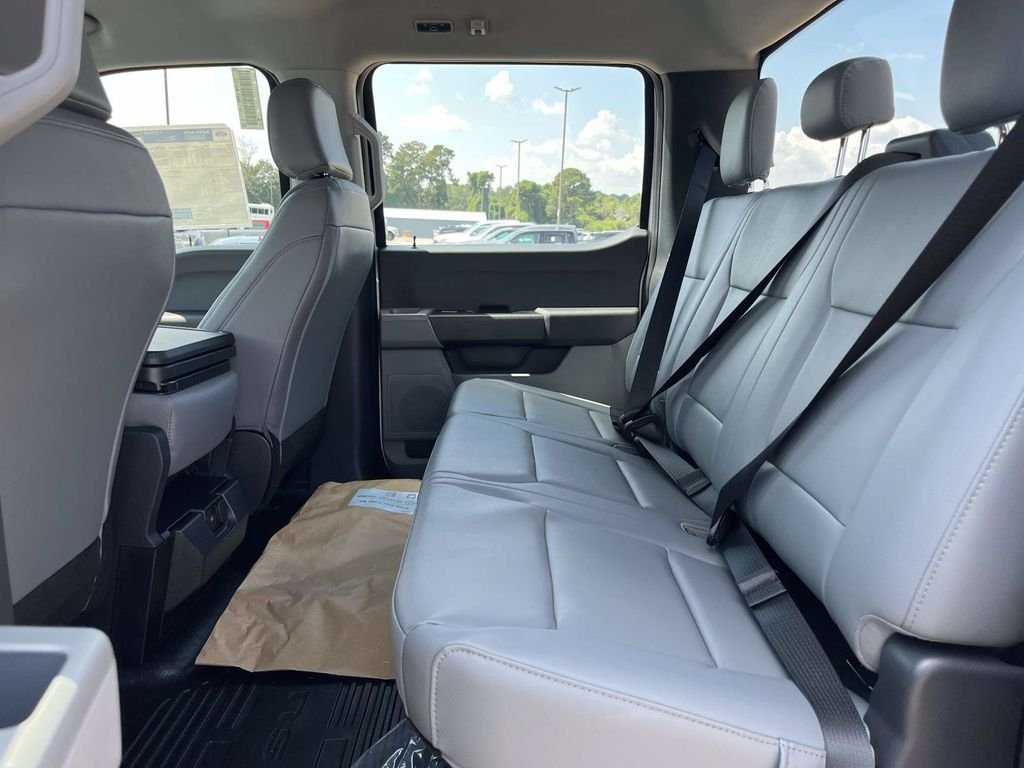 New 2026 Oxford White Ford F-350® XL image 9