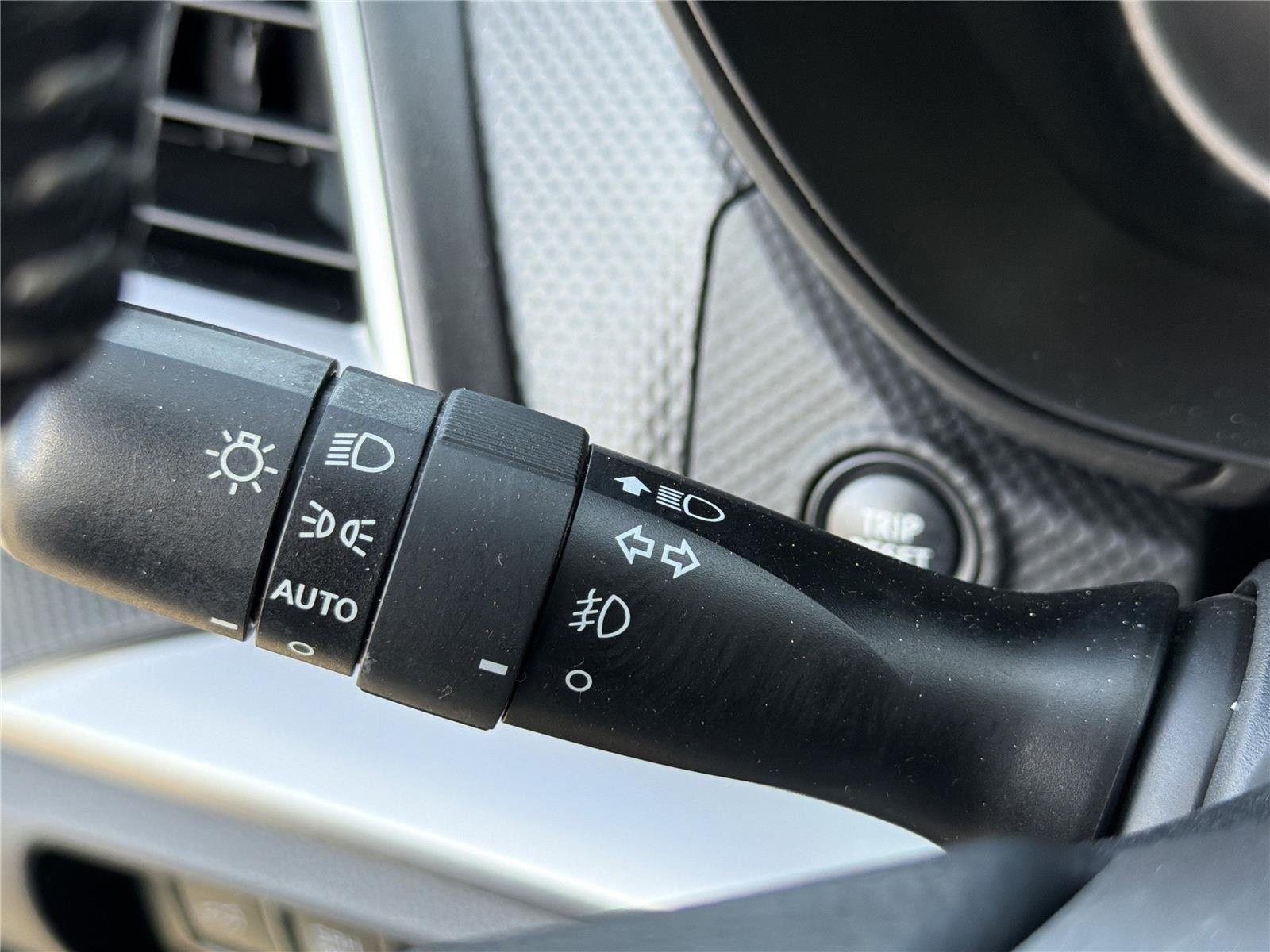 Used 2022  SUBARU 2.5IPREM image 22
