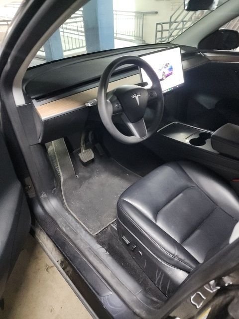 Used 2025  Tesla Long Range image 6