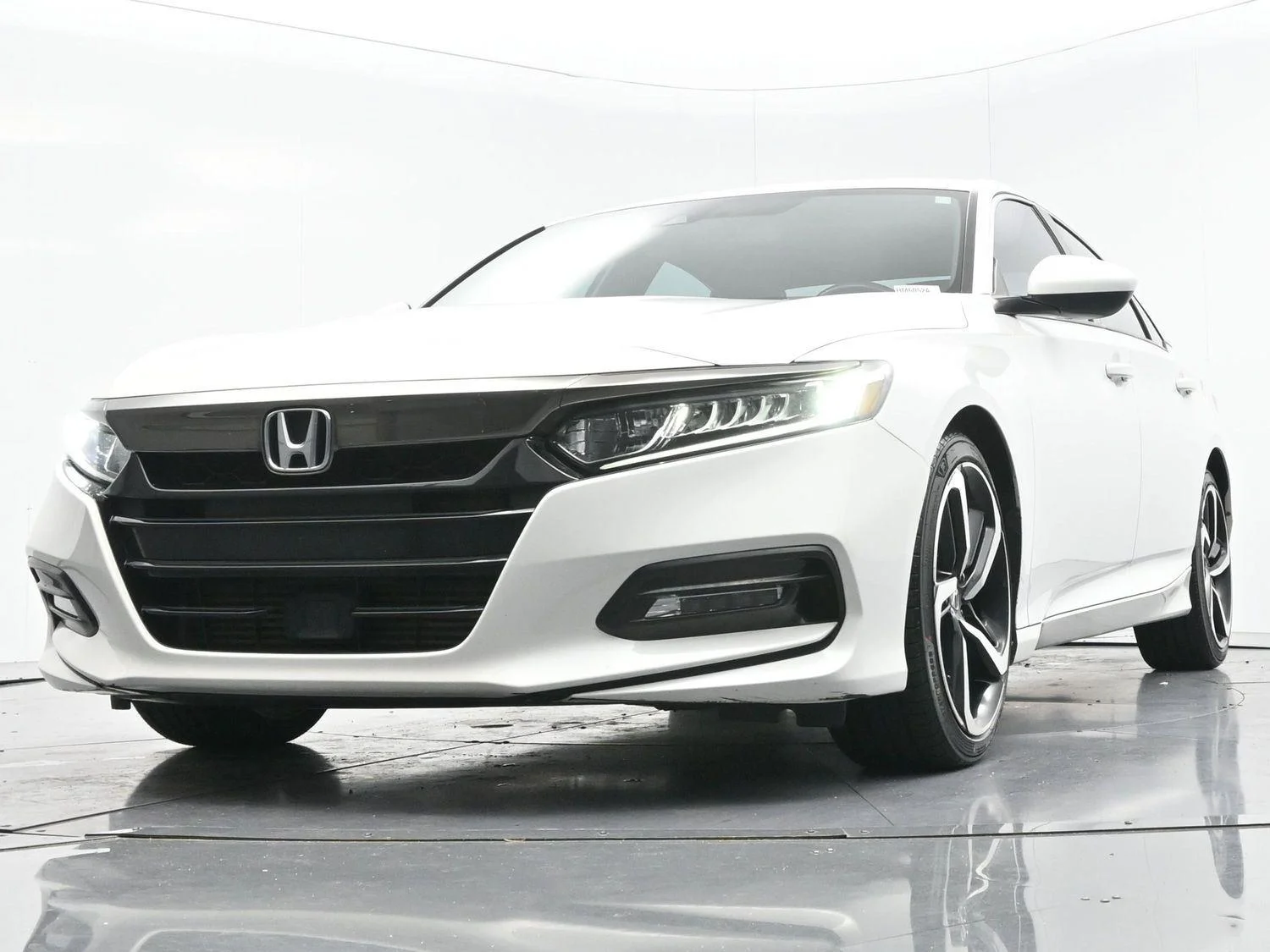 Used 2018 Platinum White Pearl Honda Sport image 42