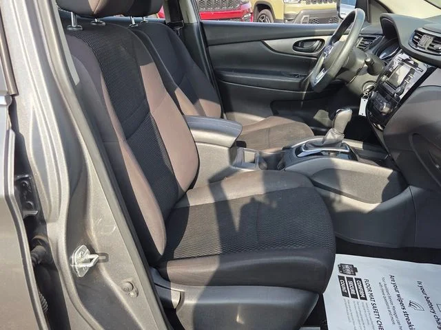 Used 2018 Gray Nissan S image 15