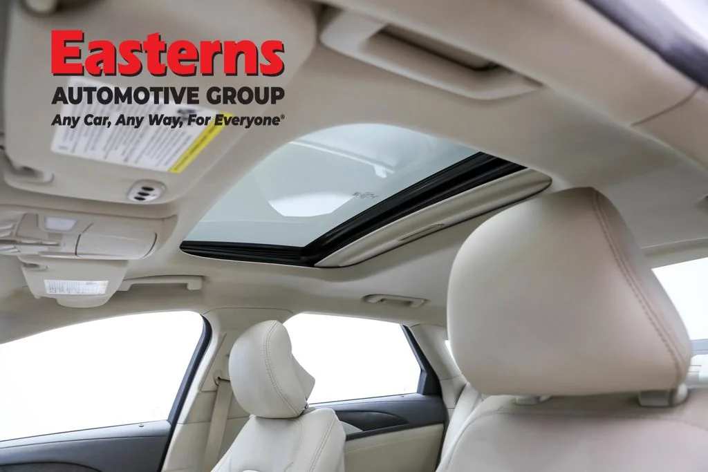 Used 2019 White Lincoln Reserve image 35