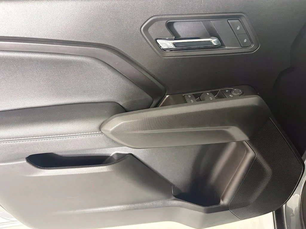 Used 2025 Gray Chevrolet LT image 24