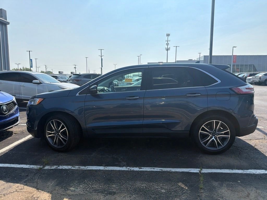 Used 2019 Blue Ford Titanium image 8