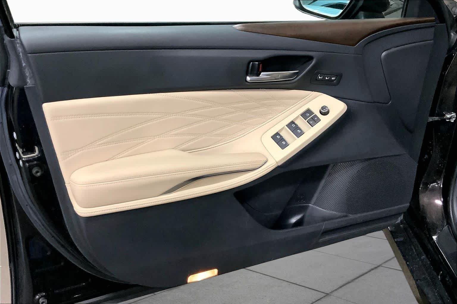 Used 2019 Opulent Amber Toyota Limited image 22