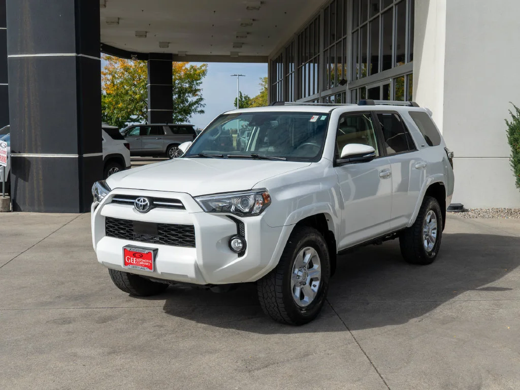 Used 2020 White Toyota SR5 Premium image 3