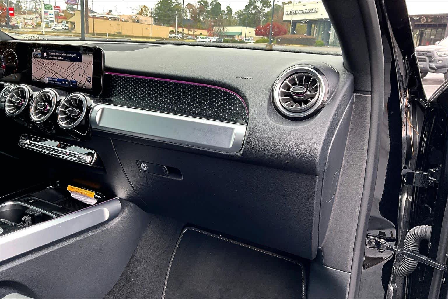 Used 2025 Night Black Mercedes-Benz GLB 250 image 18