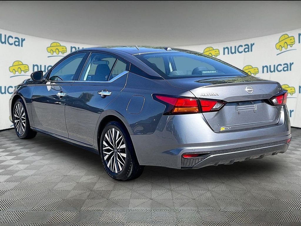 Used 2024 Gun Metallic Nissan 2.5 SV image 4