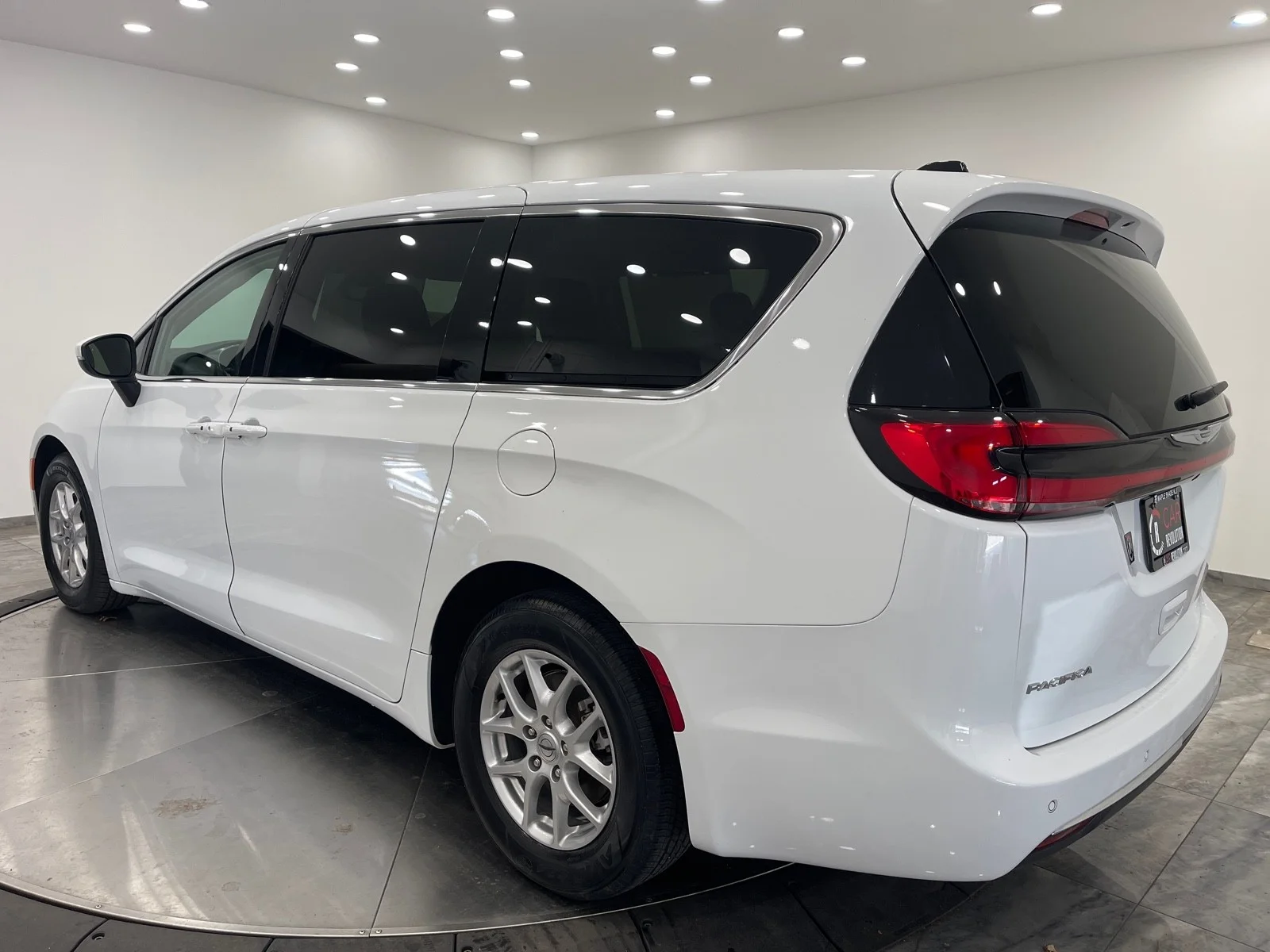 Used 2023 Bright White Clearcoat Chrysler Touring L FWD image 5