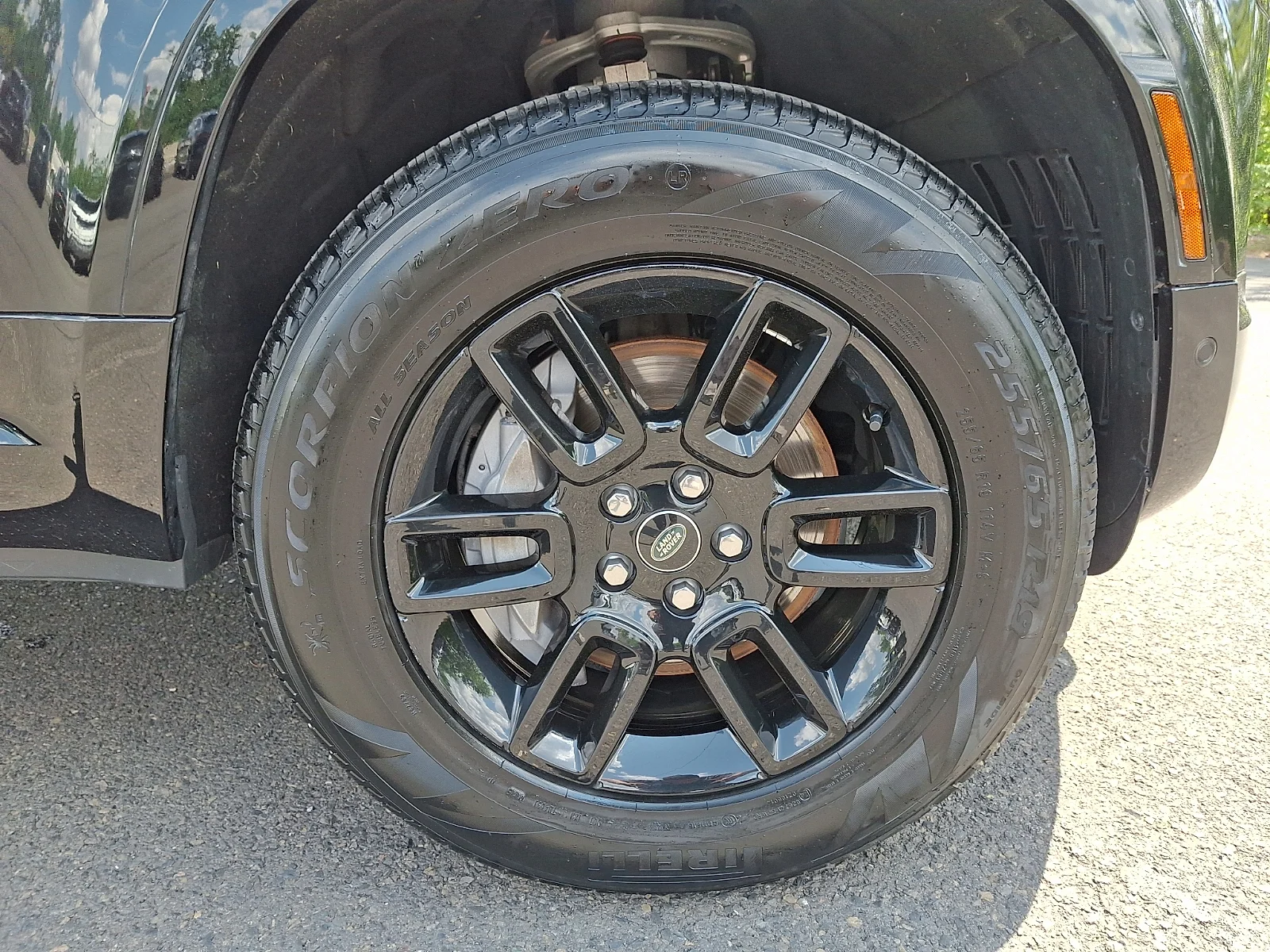 Certified Used 2023 Santorini Black Metallic - 1AG Land Rover 110 SE image 11